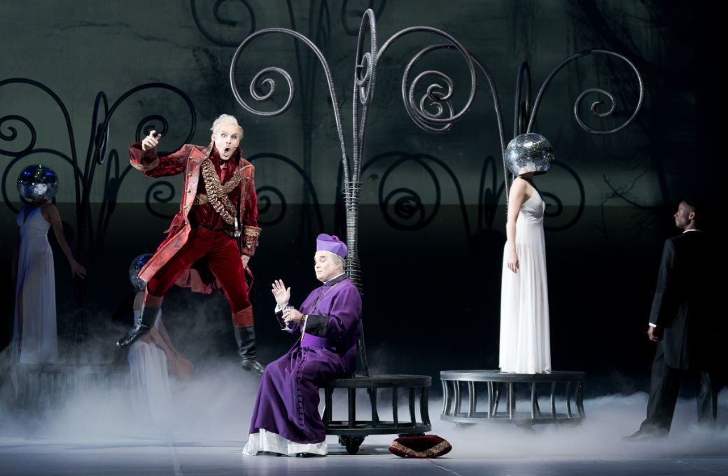 Matthias Koziorowski (F&uuml;rst Stephan Teleky), J&aacute;nos Mischuretz (Der Pfarrer Bambuschek, Wirt) &copy; Werner Kmetitsch