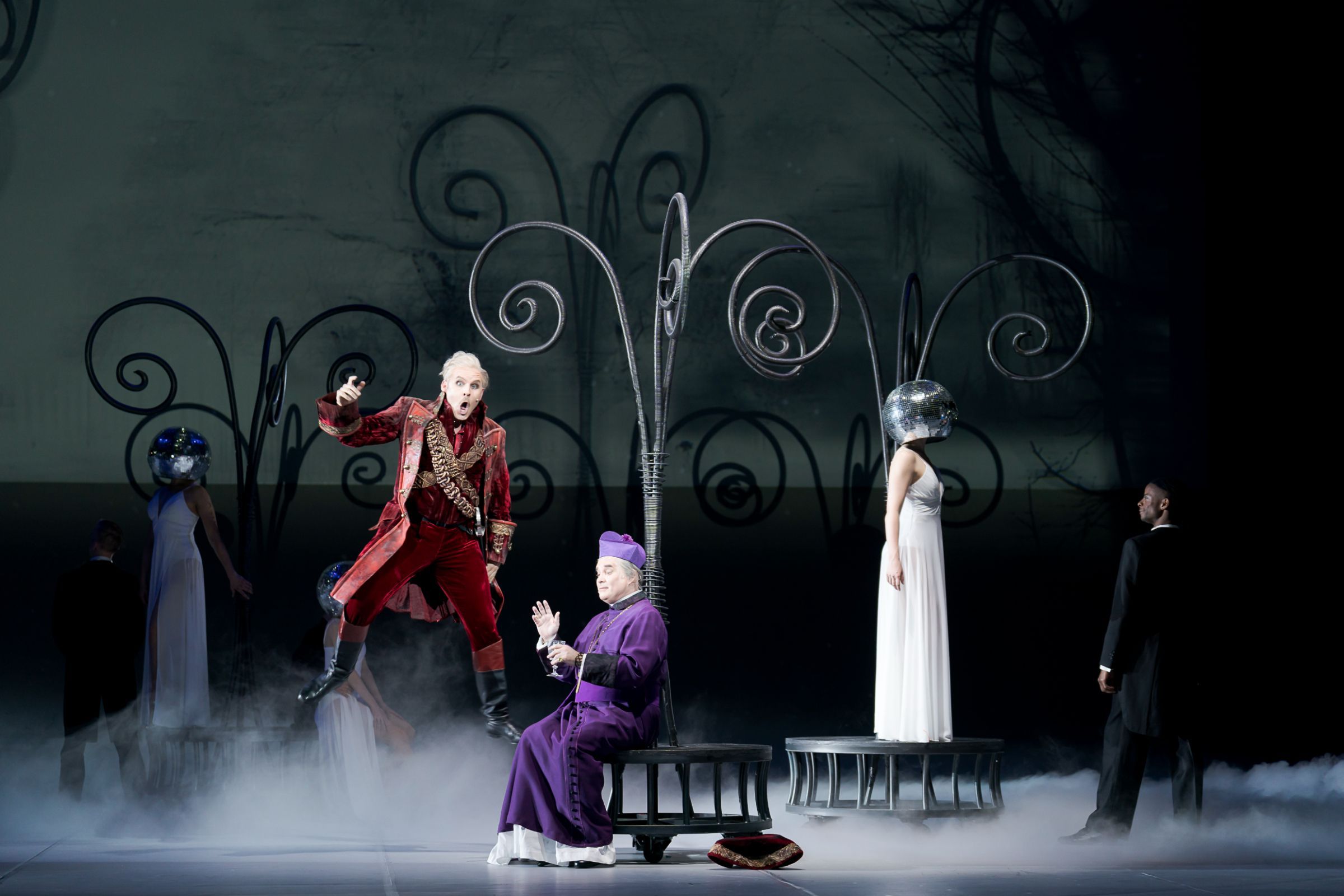 Matthias Koziorowski (Fürst Stephan Teleky), János Mischuretz (Der Pfarrer Bambuschek, Wirt) &copy; Werner Kmetitsch