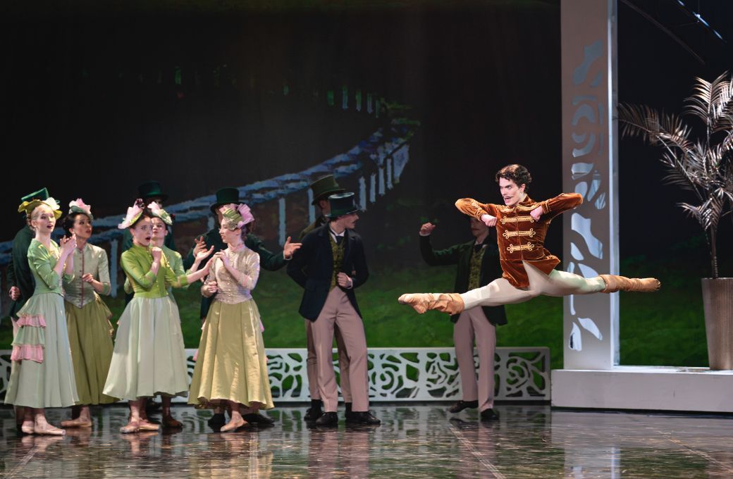 Leonardo Celegato as Vronsky with Estonian National Ballet in Marina Kesler's <i>Anna Karenina</i> &copy; R&uuml;nno Lahesoo