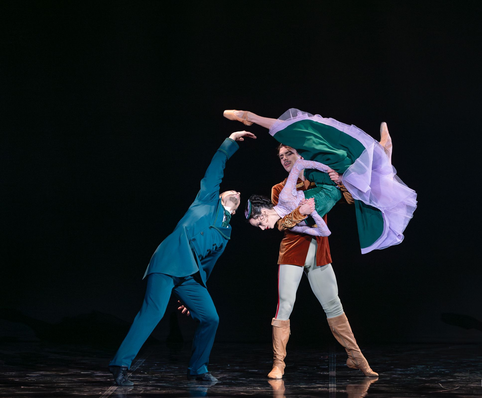 Sergei Upkin as Karenin, Laura Maya as Anna and Leonardo Celegato as Vronsky in <i>Anna Karenina</i> &copy; Rünno Lahesoo
