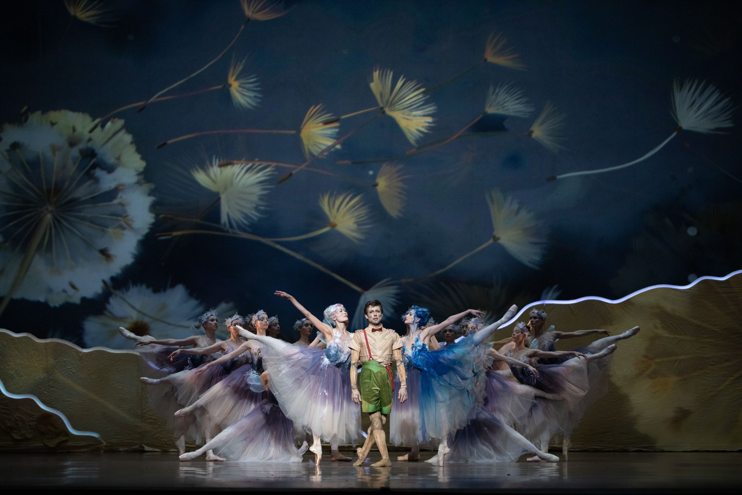 Polish National Ballet in Anna Hop's <i>Pinokio</i> © Ewa Krasucka