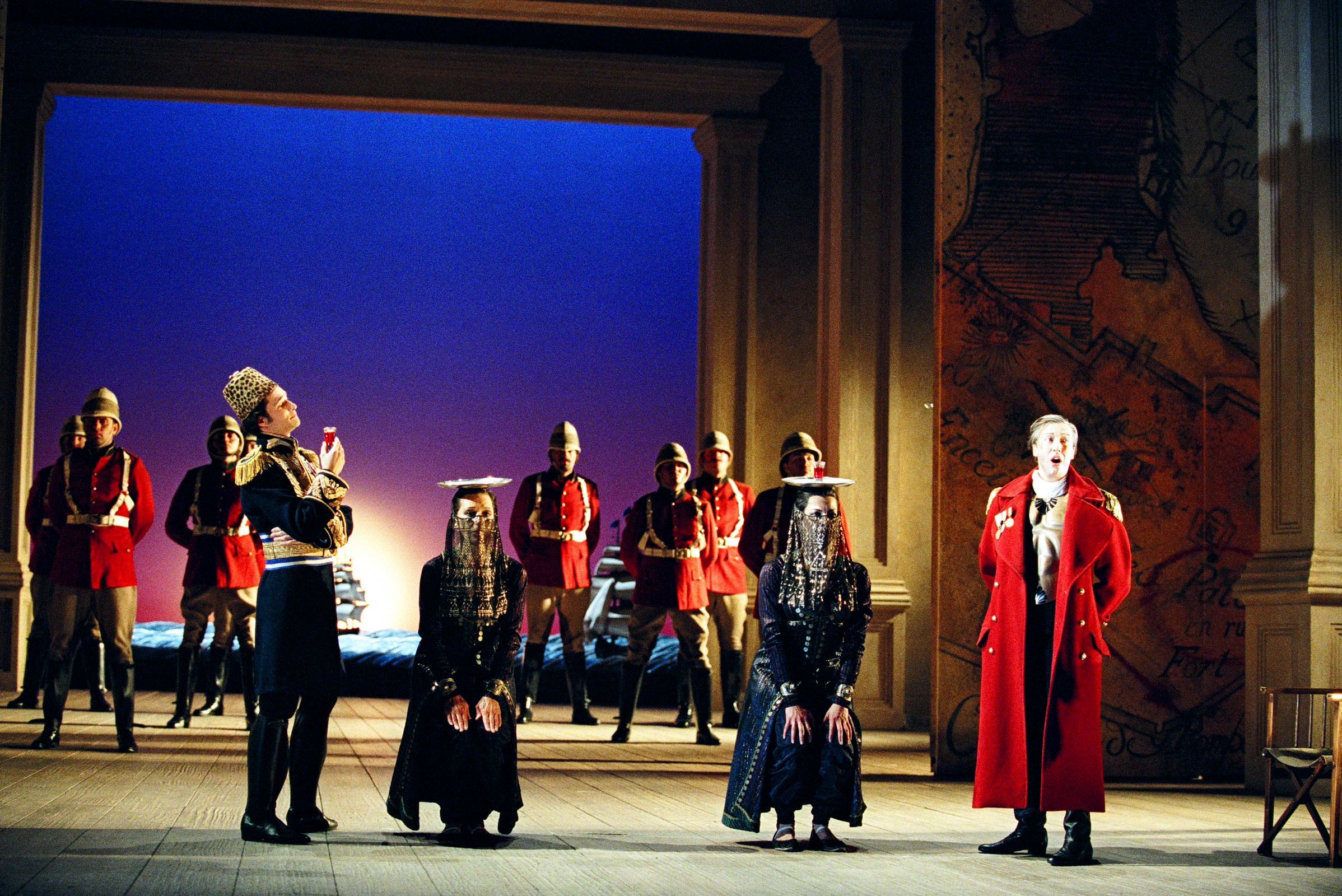 <i>Giulio Cesare</i> &copy; Glyndebourne Productions Ltd. Photo: Mike Hoban (2005)