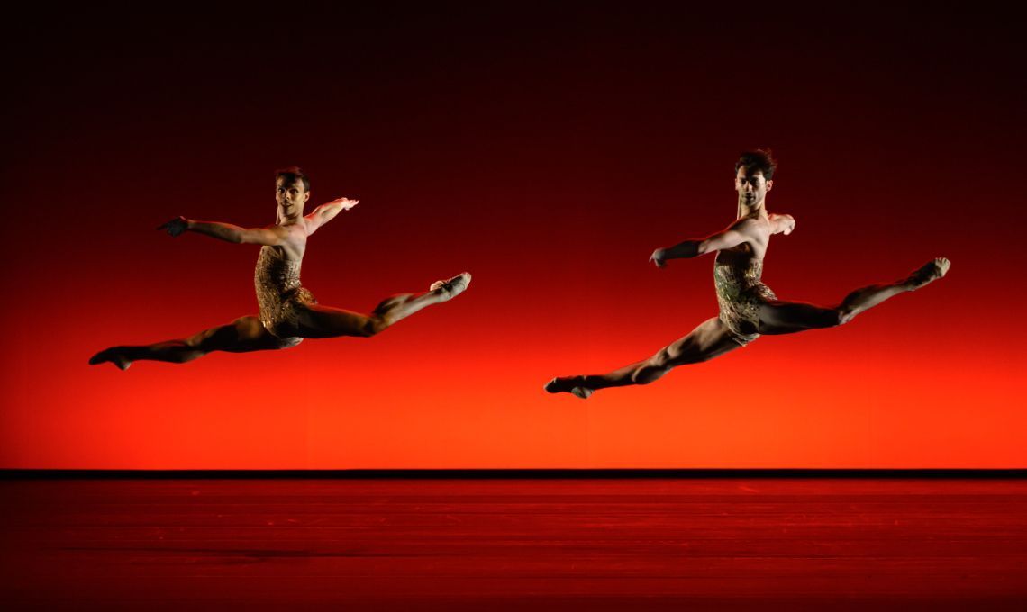 Alexandre Joaquim and Michele Esposito in Christopher Wheeldon's <i>Within the Golden Hour</i> © Alice Blangero