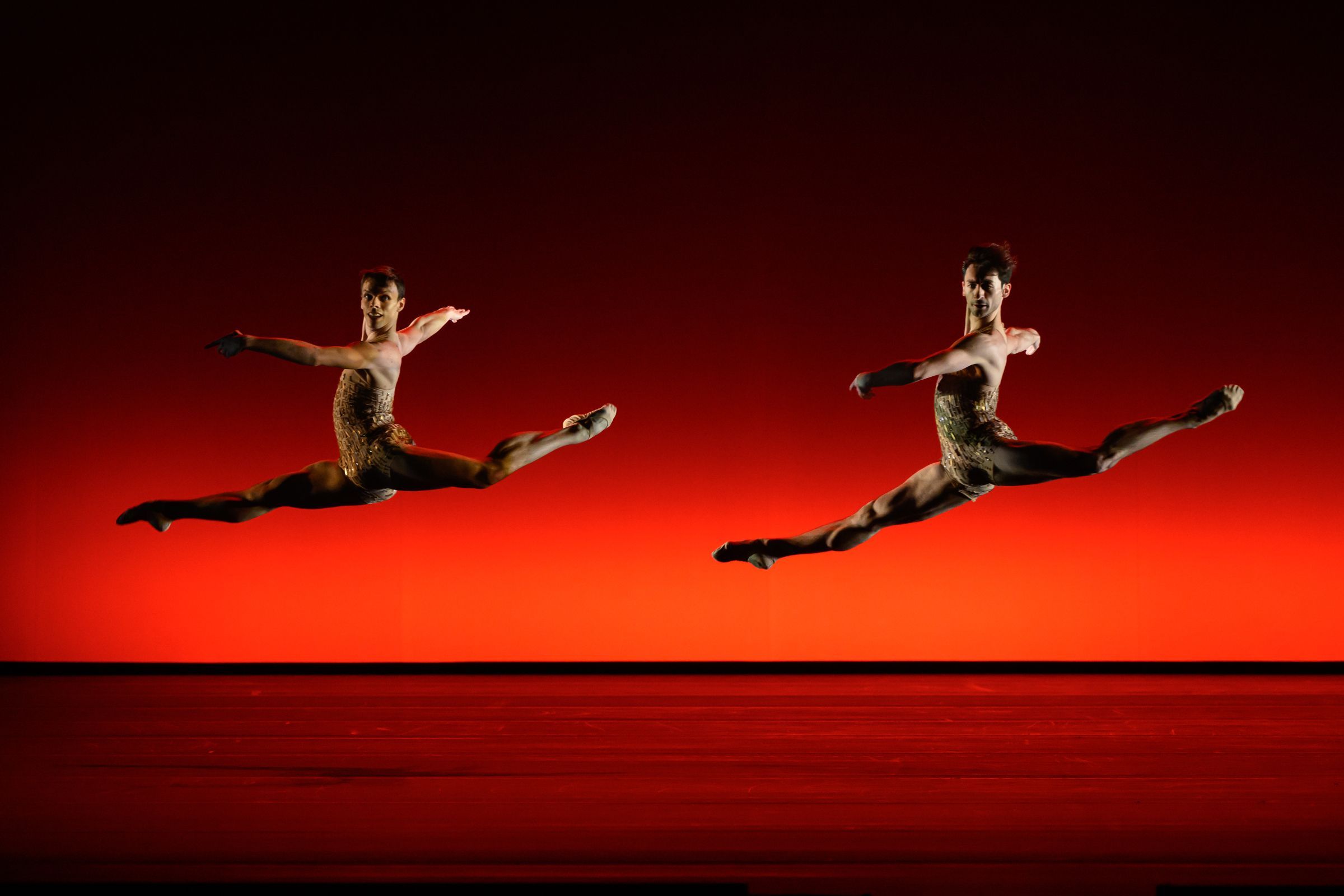 Alexandre Joaquim and Michele Esposito in Christopher Wheeldon's <i>Within the Golden Hour</i> &copy; Alice Blangero