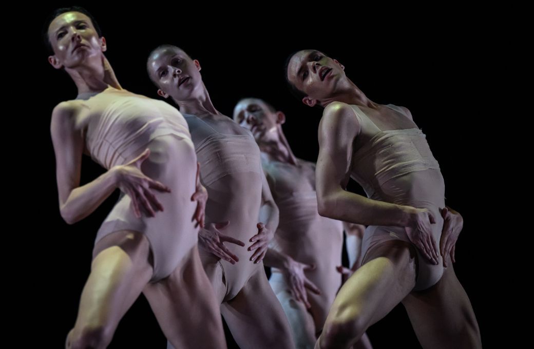 Les Ballets de Monte-Carlo in Sharon Eyal's <i>Autodance</i> &copy; Alice Blangero