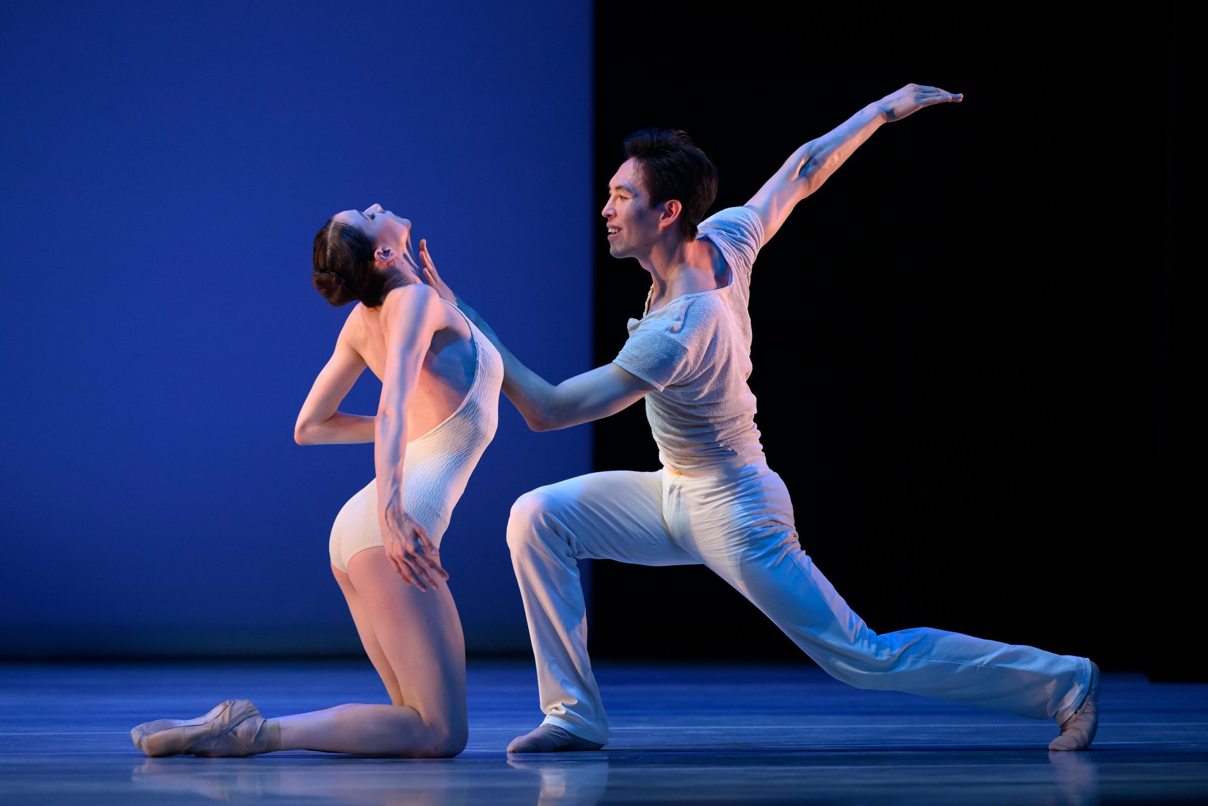 Juliette Klein and Jaeyong An in Jean-Christophe Maillot's <i>Vers un pays sage</i> &copy; Alice Blangero