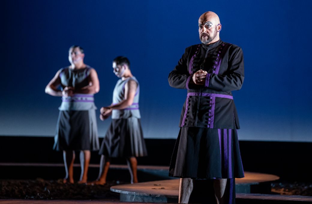 Hern&aacute;n Iturralde (Gurnemanz) &copy; Naza PF | Teatro del Bicentenario Roberto Plasencia Salda&ntilde;a