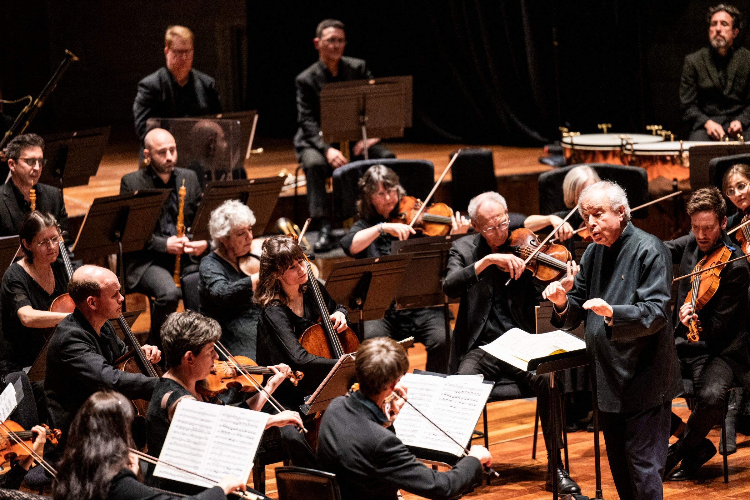 Sir András Schiff conducts the Orchestra of the Age of Enlightenment © Sarah Louise Bennett
