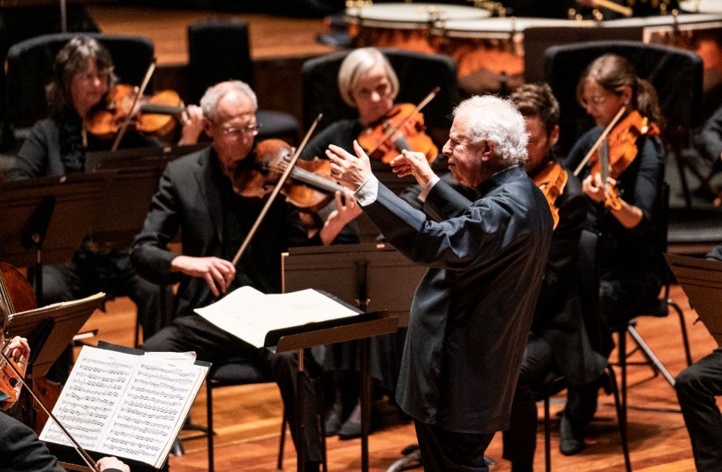 Sir András Schiff conducts the Orchestra of the Age of Enlightenment © Sarah Louise Bennett