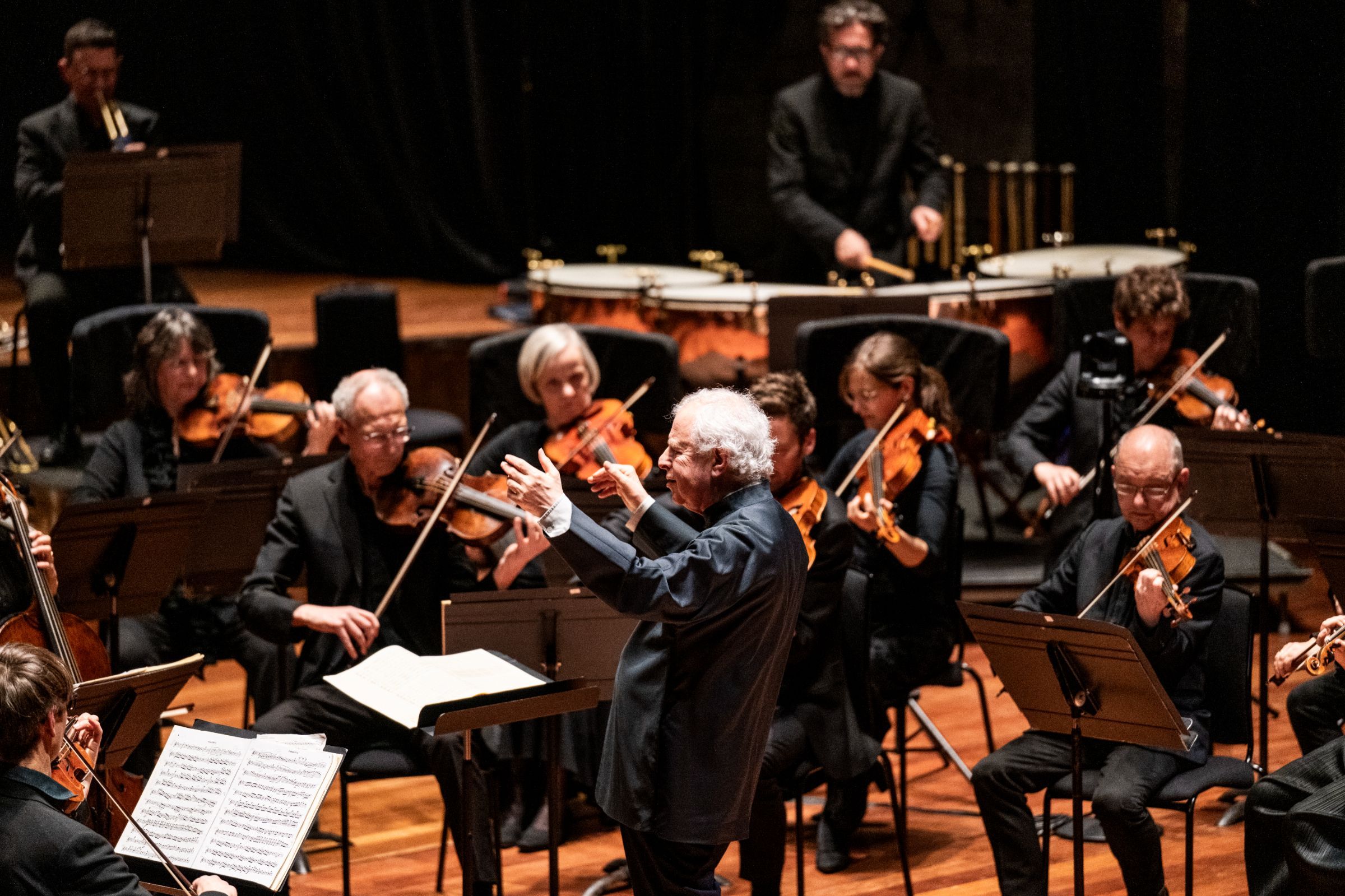 Sir András Schiff conducts the Orchestra of the Age of Enlightenment &copy; Sarah Louise Bennett