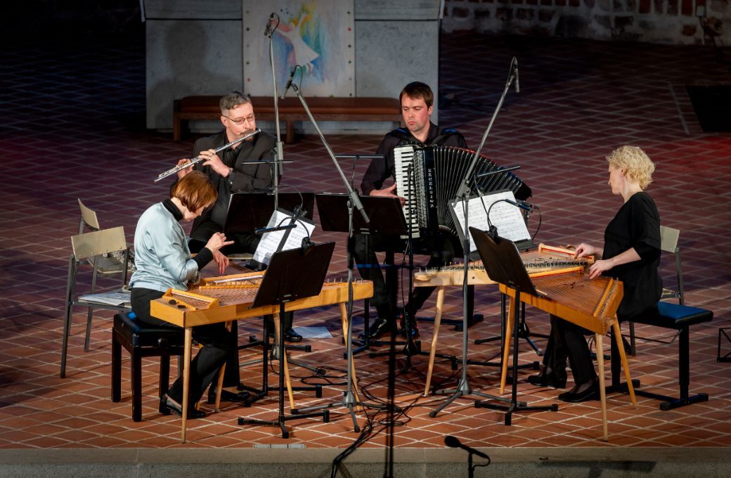 Anda Eglīte & Ieva Mežgaile (kokles), Andis Klučnieks (flute) and Artūrs Noviks (accordion) © Rene Jakobson