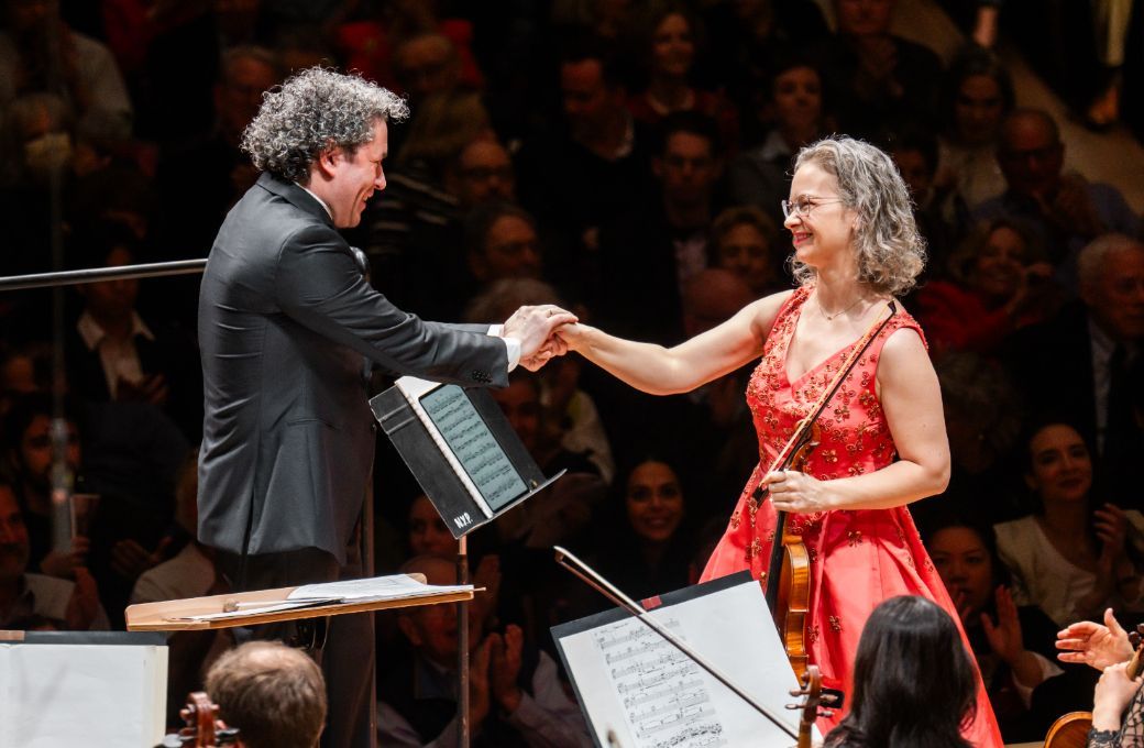 Gustavo Dudamel and Hilary Hahn © Chris Lee