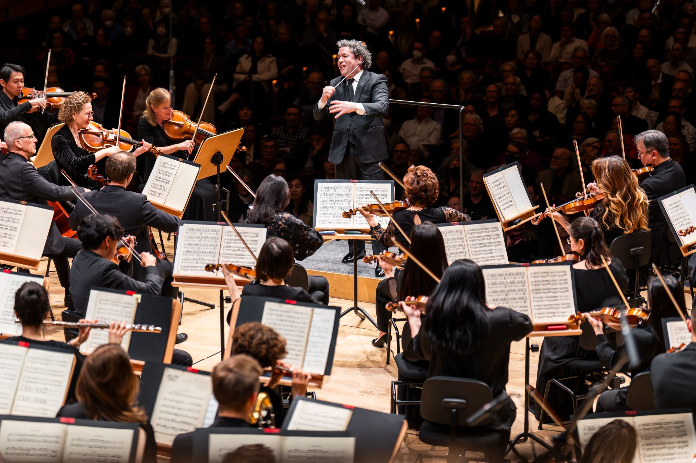 Gustavo Dudamel conducts the New York Philharmonic &copy; Chris Lee