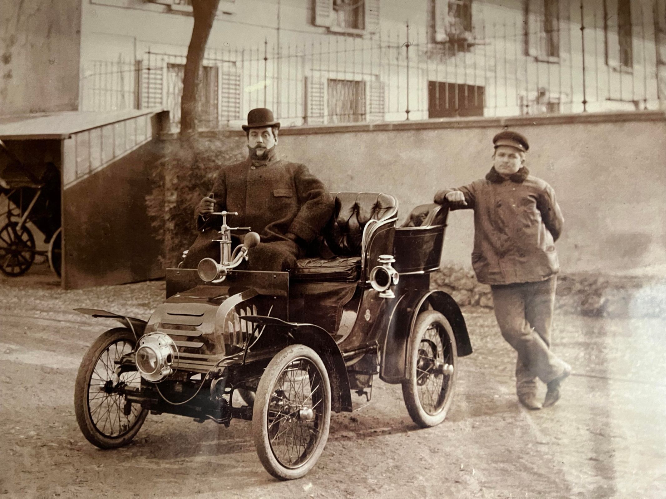Puccini war ein begeisterter Automobilist &copy; Public domain (c.1904)
