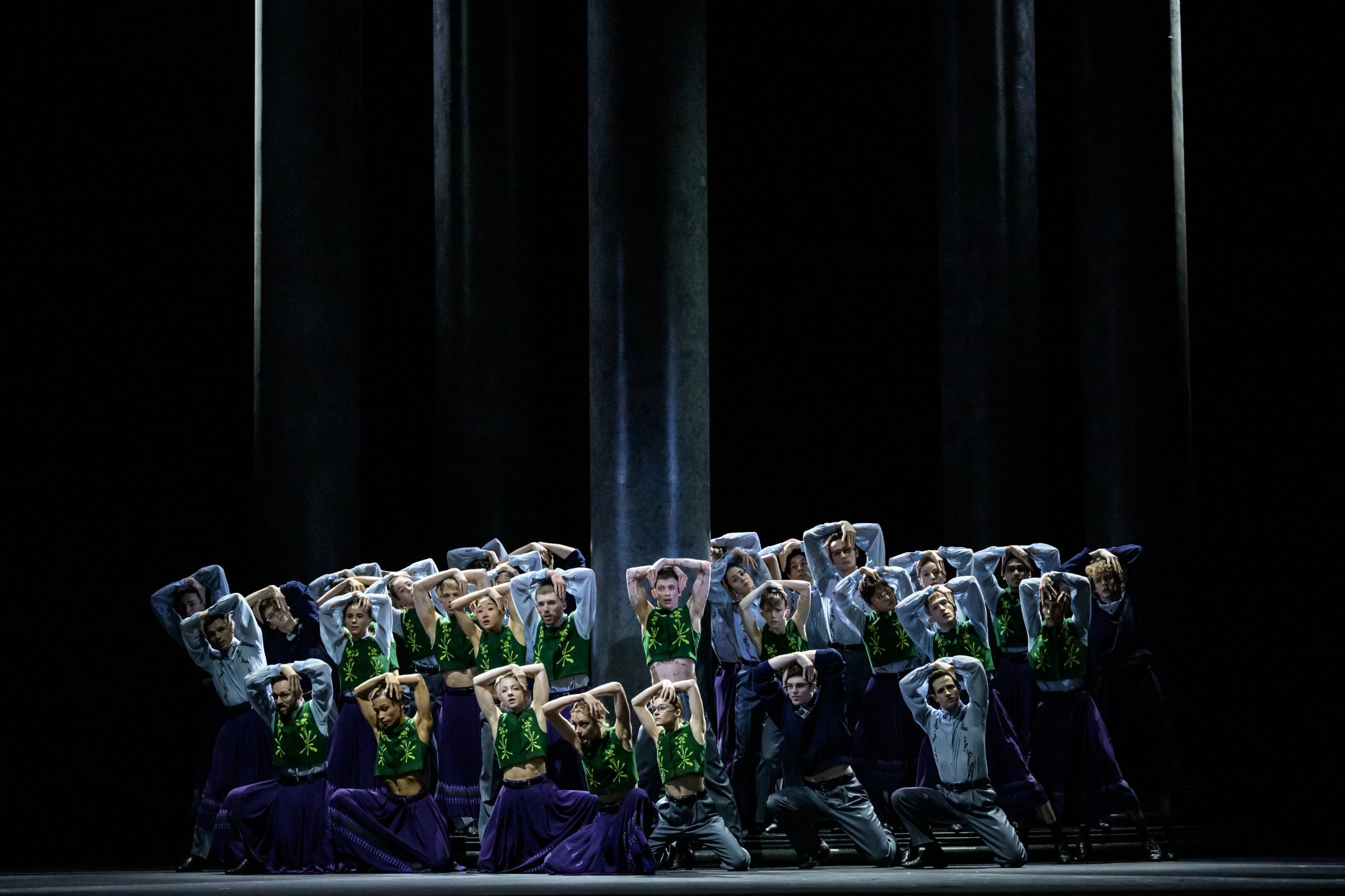 Staatsballett Berlin in Marcos Morau's <i>Overture</i> &copy; Serghei Gherciu