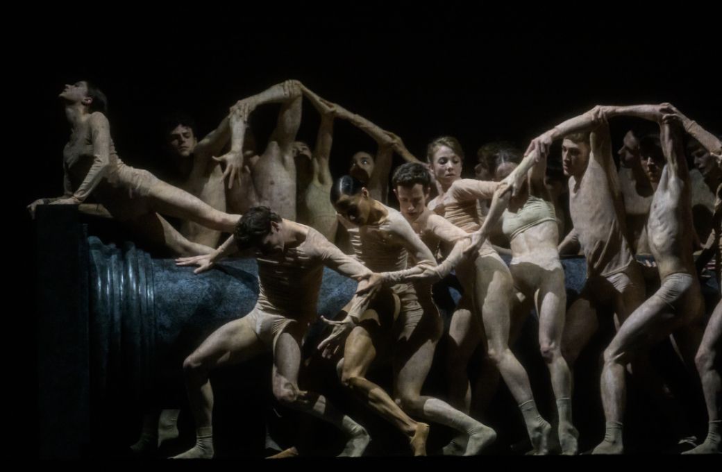 Staatsballett Berlin in Marcos Morau's <i>Overture</i> &copy; Serghei Gherciu