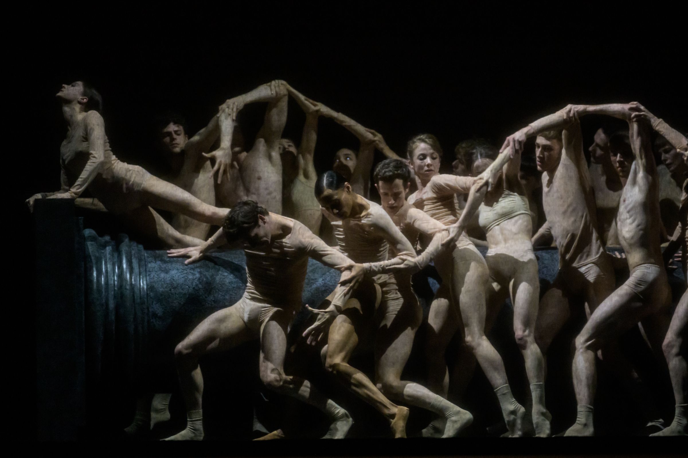 Staatsballett Berlin in Marcos Morau's <i>Overture</i> &copy; Serghei Gherciu