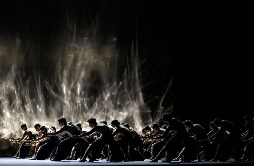 Staatsballett Berlin in Crystal Pite's <i>Angels' Atlas</i> &copy; Serghei Gherciu