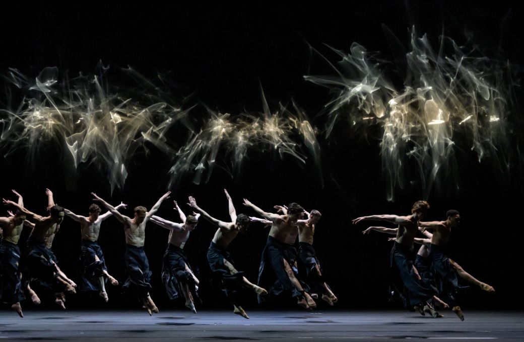 Staatsballett Berlin in Crystal Pite's <i>Angels' Atlas</i> &copy; Serghei Gherciu