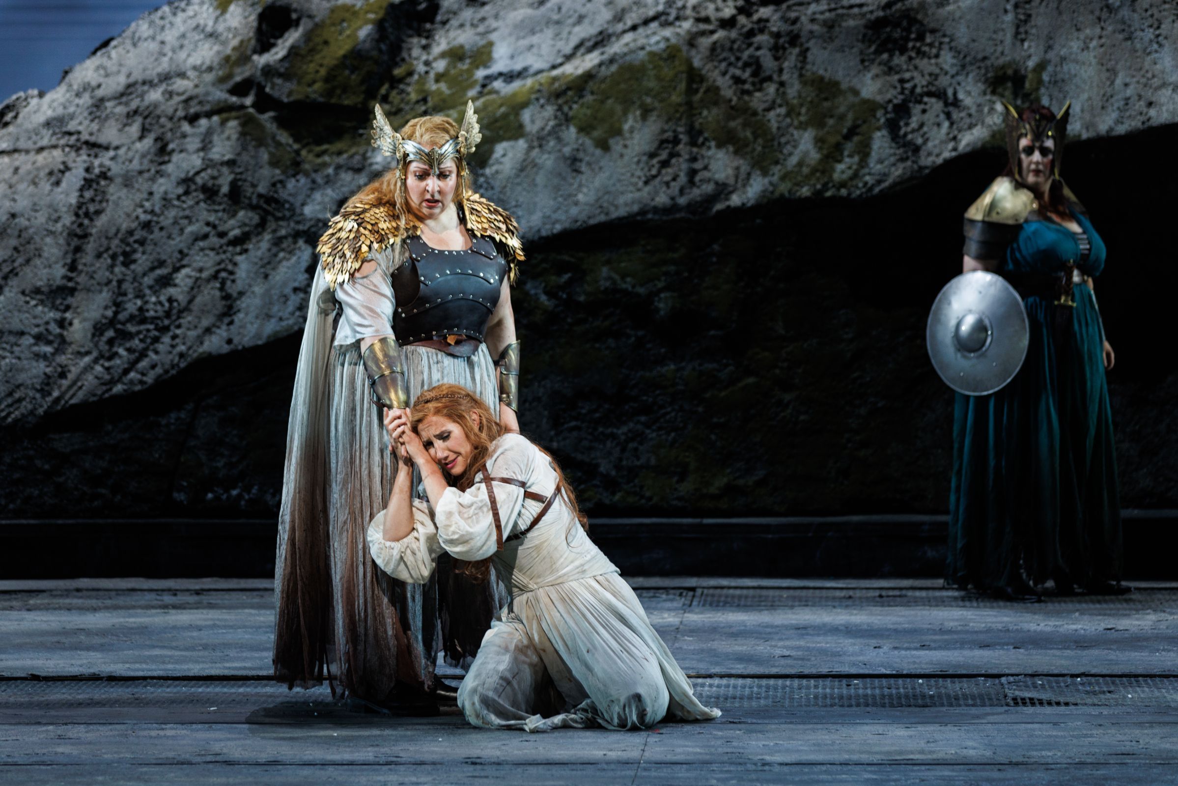 Christine Goerke (Brünnhilde) and Laura Wilde (Sieglinde) &copy; Raftermen Photography