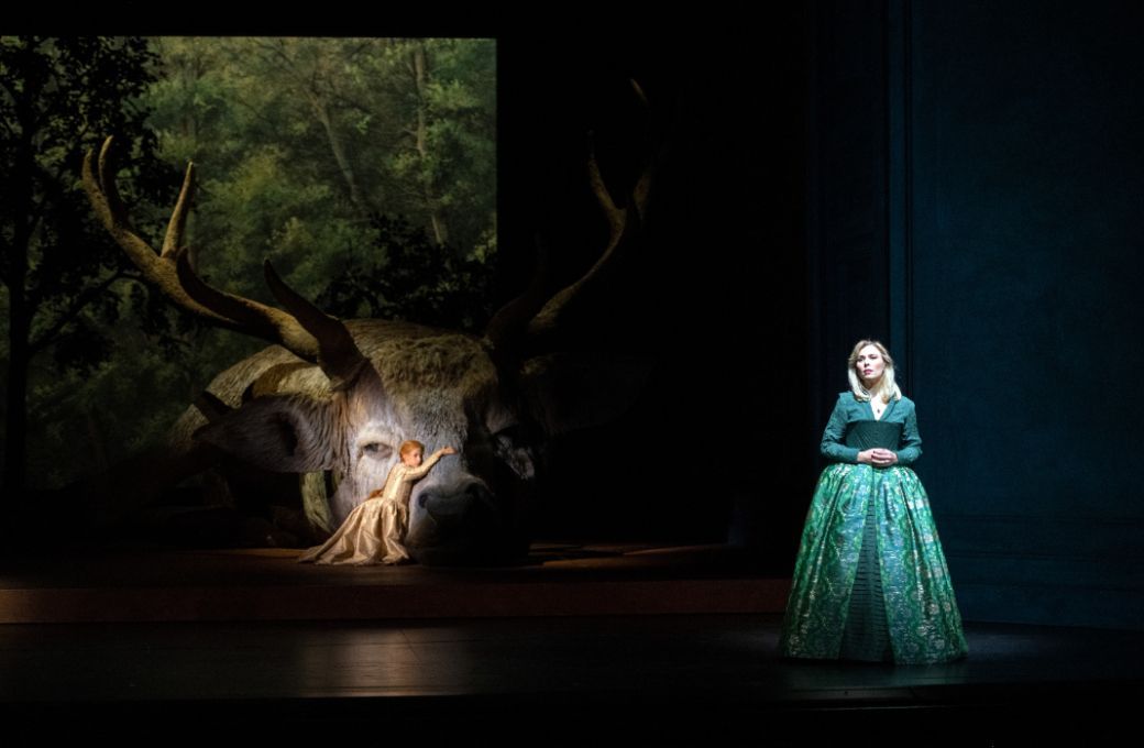 Elsa Dreisig in <i>Anna Bolena</i> at Grand Th&eacute;&acirc;tre de Gen&egrave;ve &copy; Monika Rittershaus