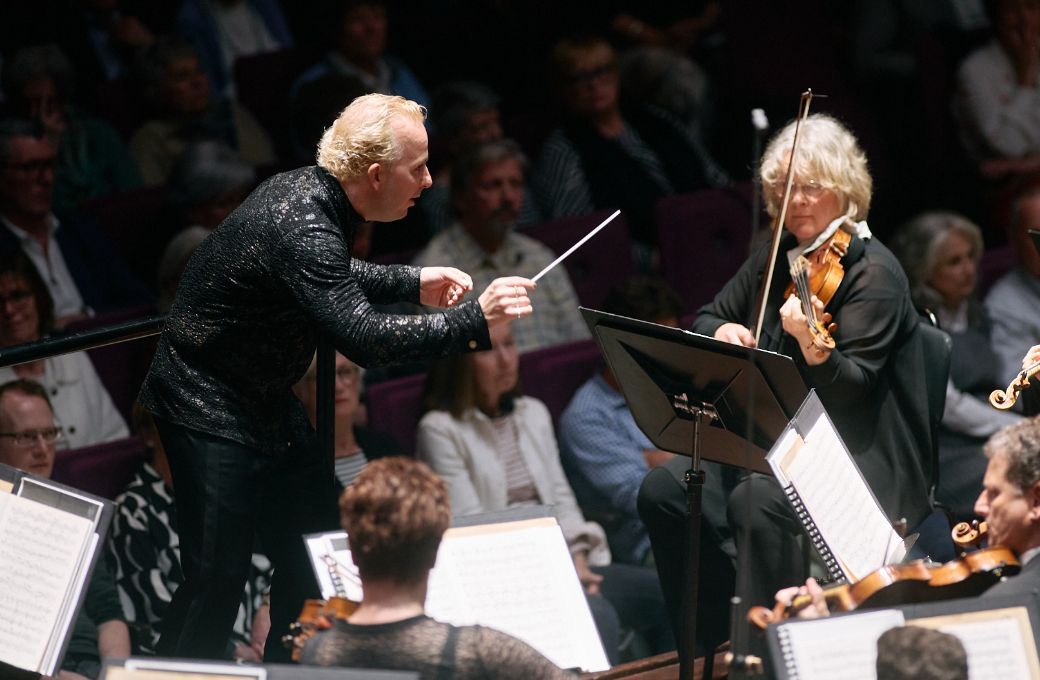 Yannick N&eacute;zet-S&eacute;guin conducts the Rotterdam Philharmonic &copy; Eduardus Lee