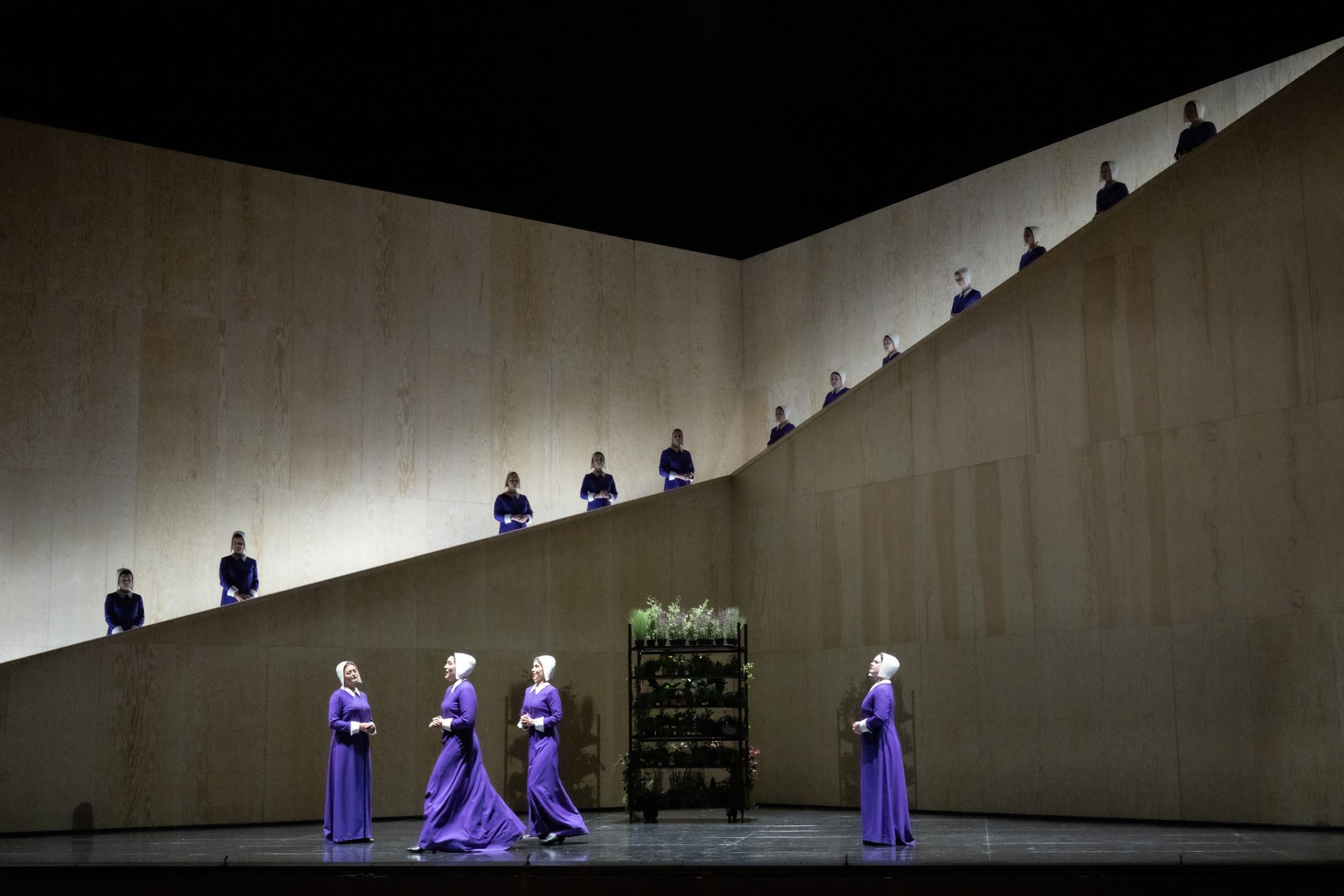 <i>Suor Angelica</i> &copy; Monika Rittershaus | Dutch National Opera