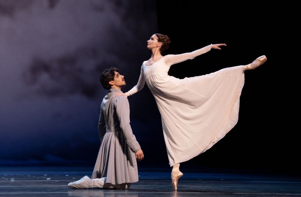 Cesar Corrales as Leontes and Lauren Cuthbertson as Hermione in <i>The Winter's Tale</i> © Andrej Uspenski