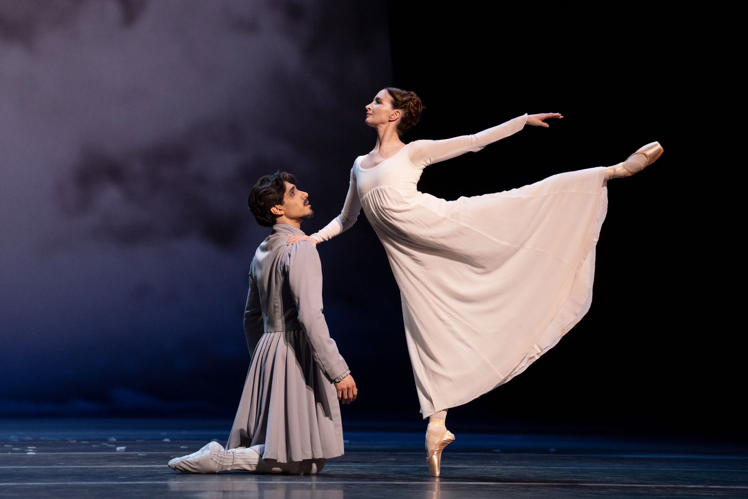 Cesar Corrales as Leontes and Lauren Cuthbertson as Hermione in <i>The Winter's Tale</i> &copy; Andrej Uspenski