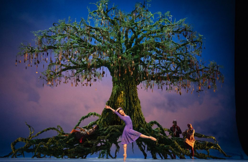 Francesca Hayward as Perdita in Christopher Wheeldon's <i>The Winter's Tale</i> &copy; Andrej Uspenski