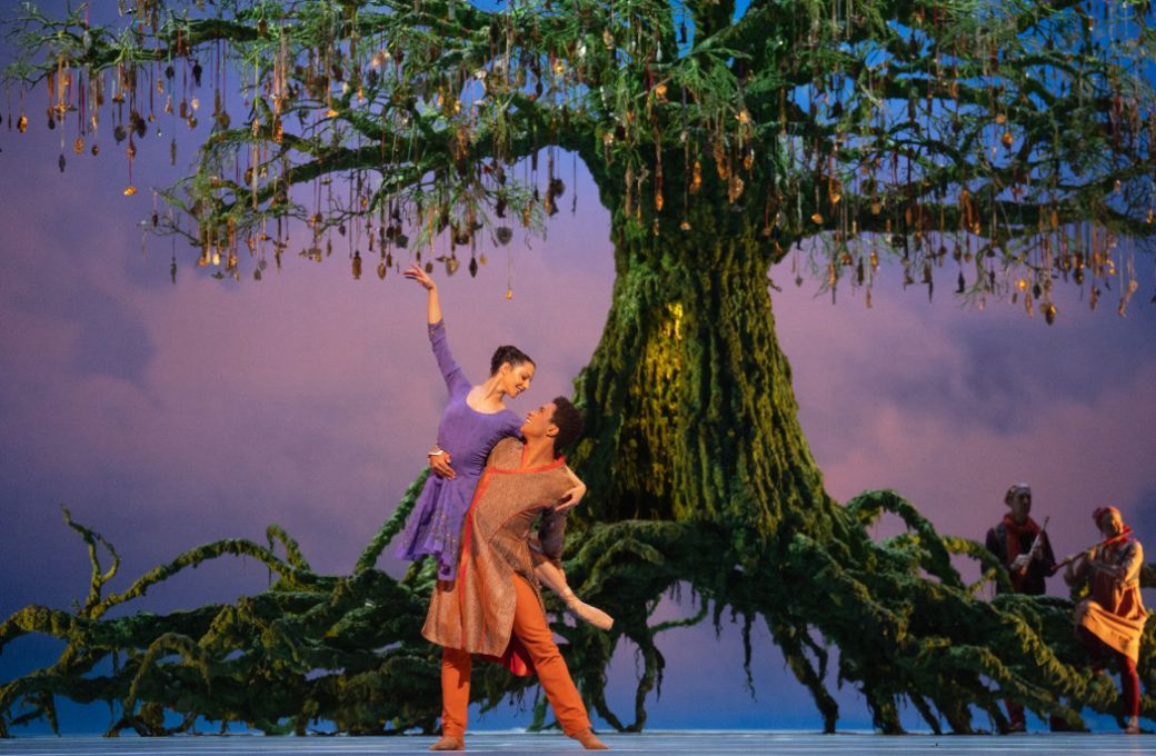 Francesca Hayward as Perdita and Marcelino Samb&eacute; as Florizel in <i>The Winter's Tale</i> &copy; Andrej Uspenski