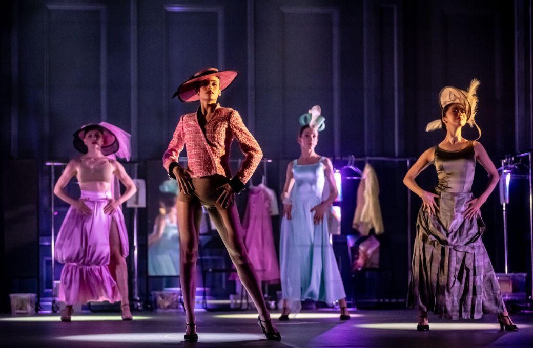 Ballet of the National Theatre Brno in M&aacute;rio Radačovsk&yacute;'s <i>Coco Chanel</i> &copy; Martin Div&iacute;&scaron;ek