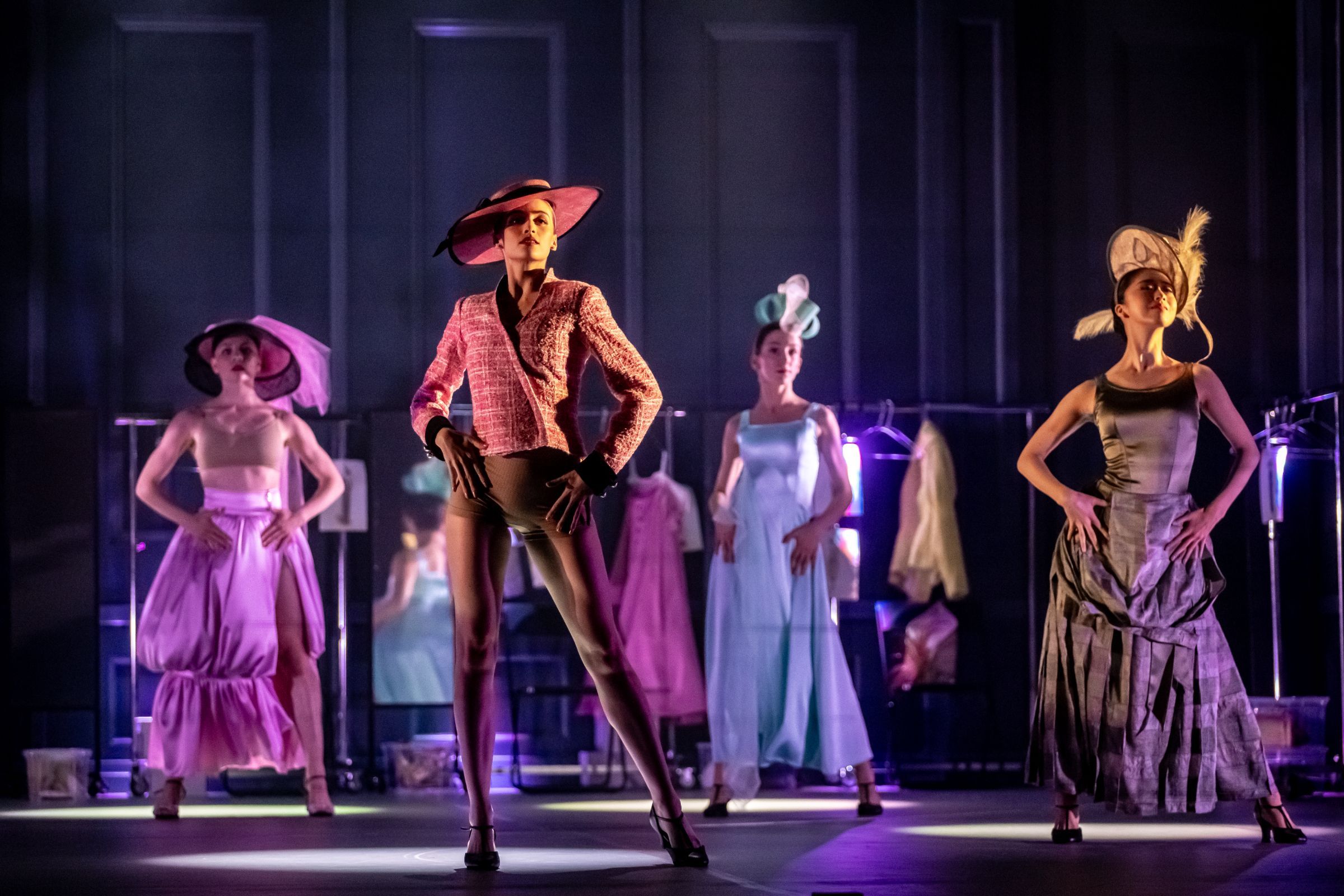 Ballet of the National Theatre Brno in Mário Radačovský's <i>Coco Chanel</i> &copy; Martin Divíšek
