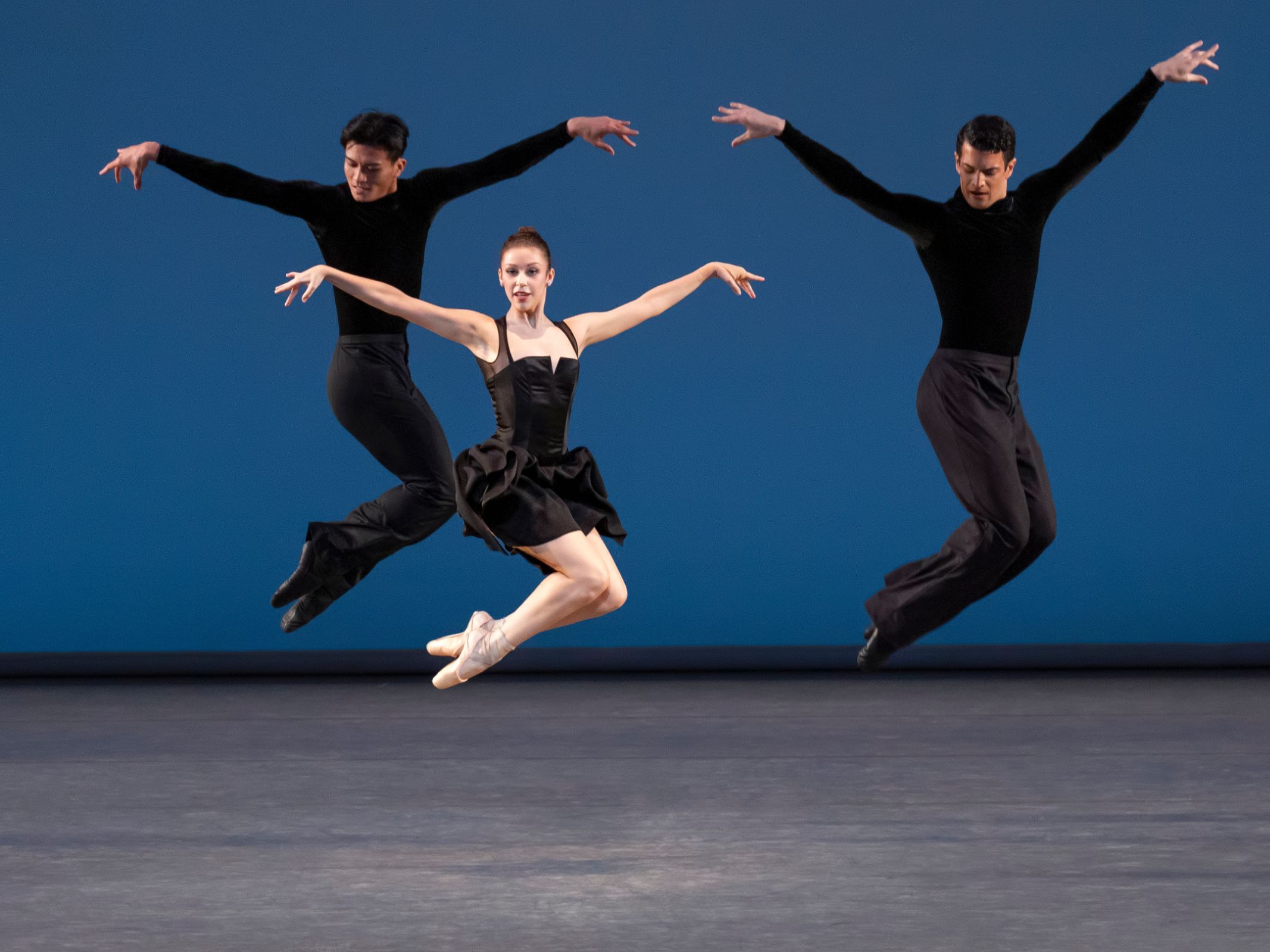Chun Wai Chan, Grace Scheffel and Gilbert Bolden III, Amy Hall Garner's <i>Underneath, There Is Light</i> © Erin Baiano