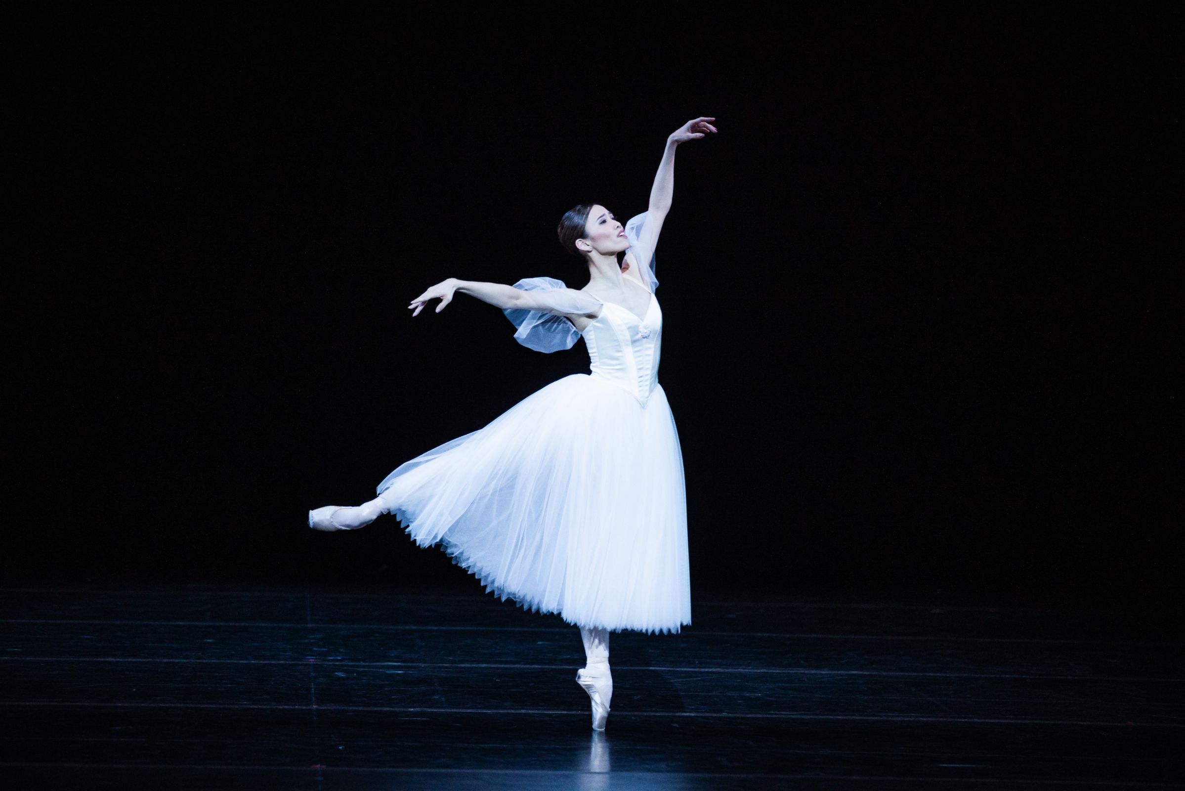 Ako Kondo in Harald Lander's <i>Études</i> &copy; Daniel Boud