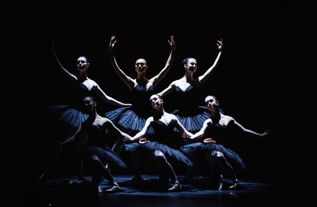 The Australian Ballet in Harald Lander's <i>&Eacute;tudes</i> &copy; Daniel Boud