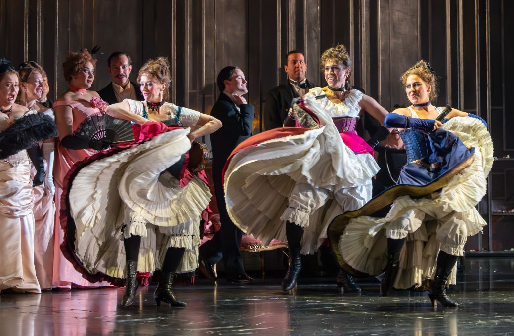 <i>La traviata</i> &copy; James Glossop