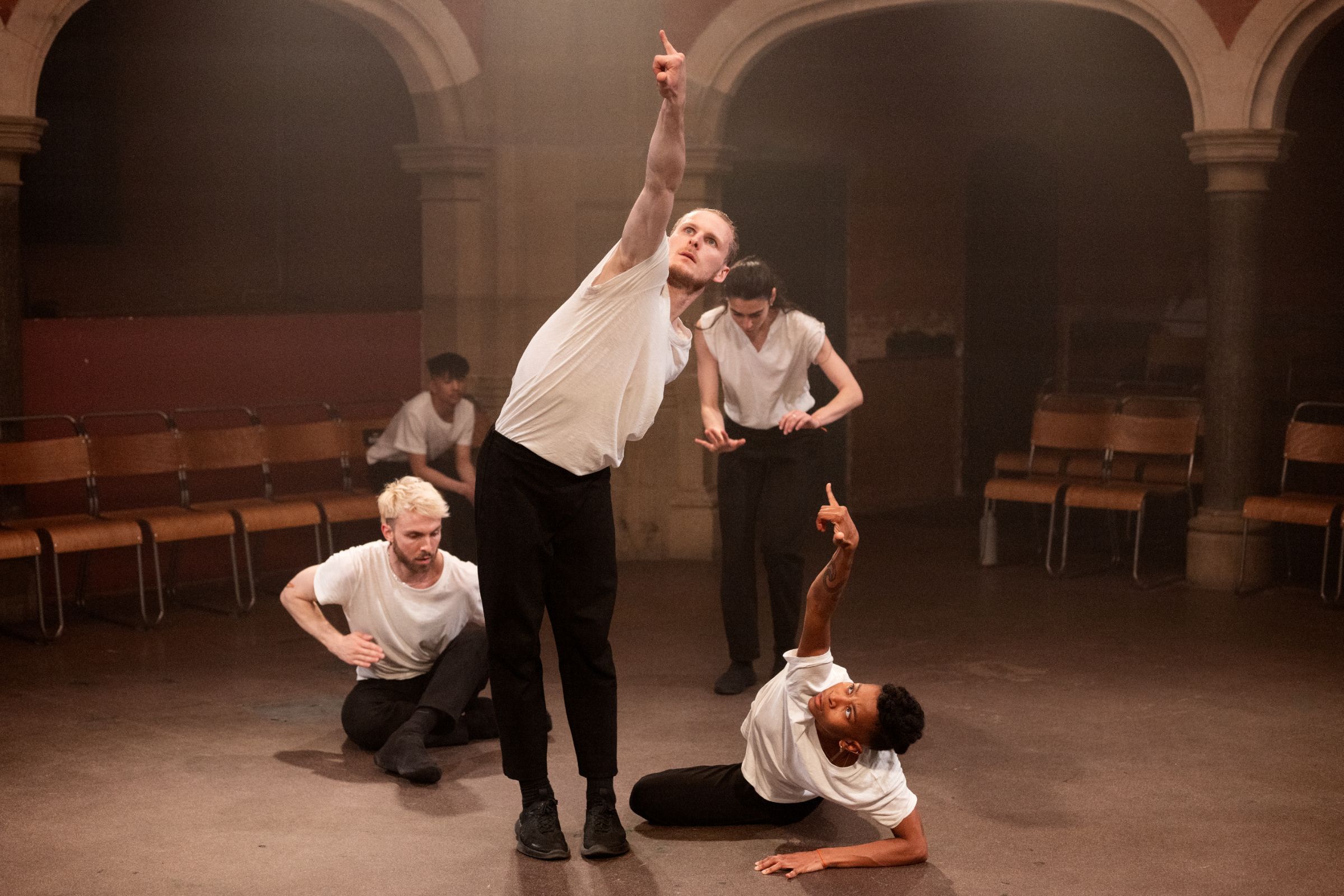 Rambert in Jill Johnson's <i>Analogue</i> © Camilla Greenwell