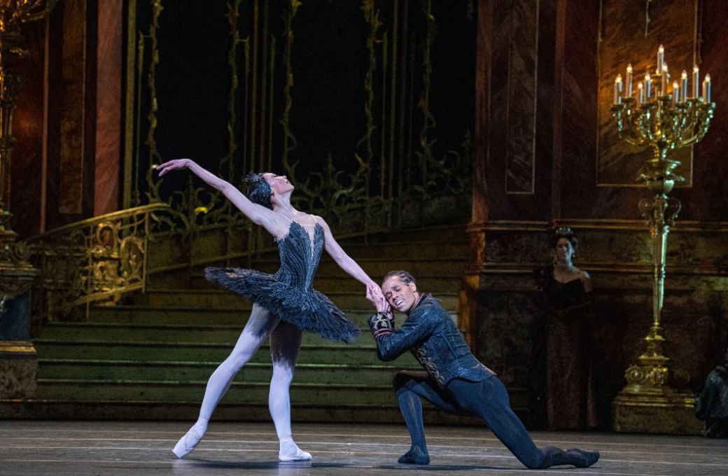 Mariko Sasaki as Odile and Joseph Sissens as Siegfried in Liam Scarlett's <i>Swan Lake</i> &copy; Asya Verzhbinsky