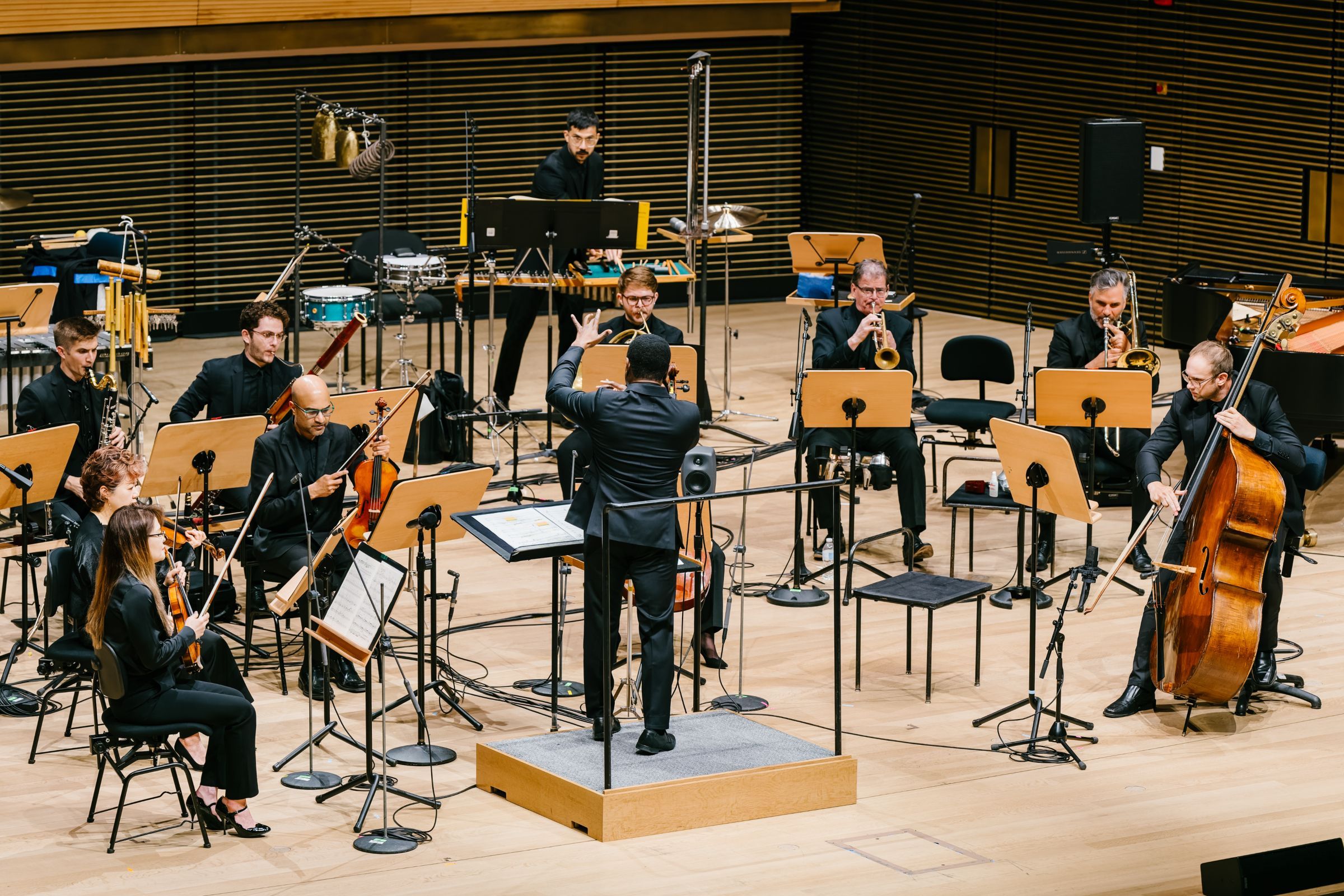 Kwamé Ryan conducts the New York Philharmonic &copy; Fadi Kheir