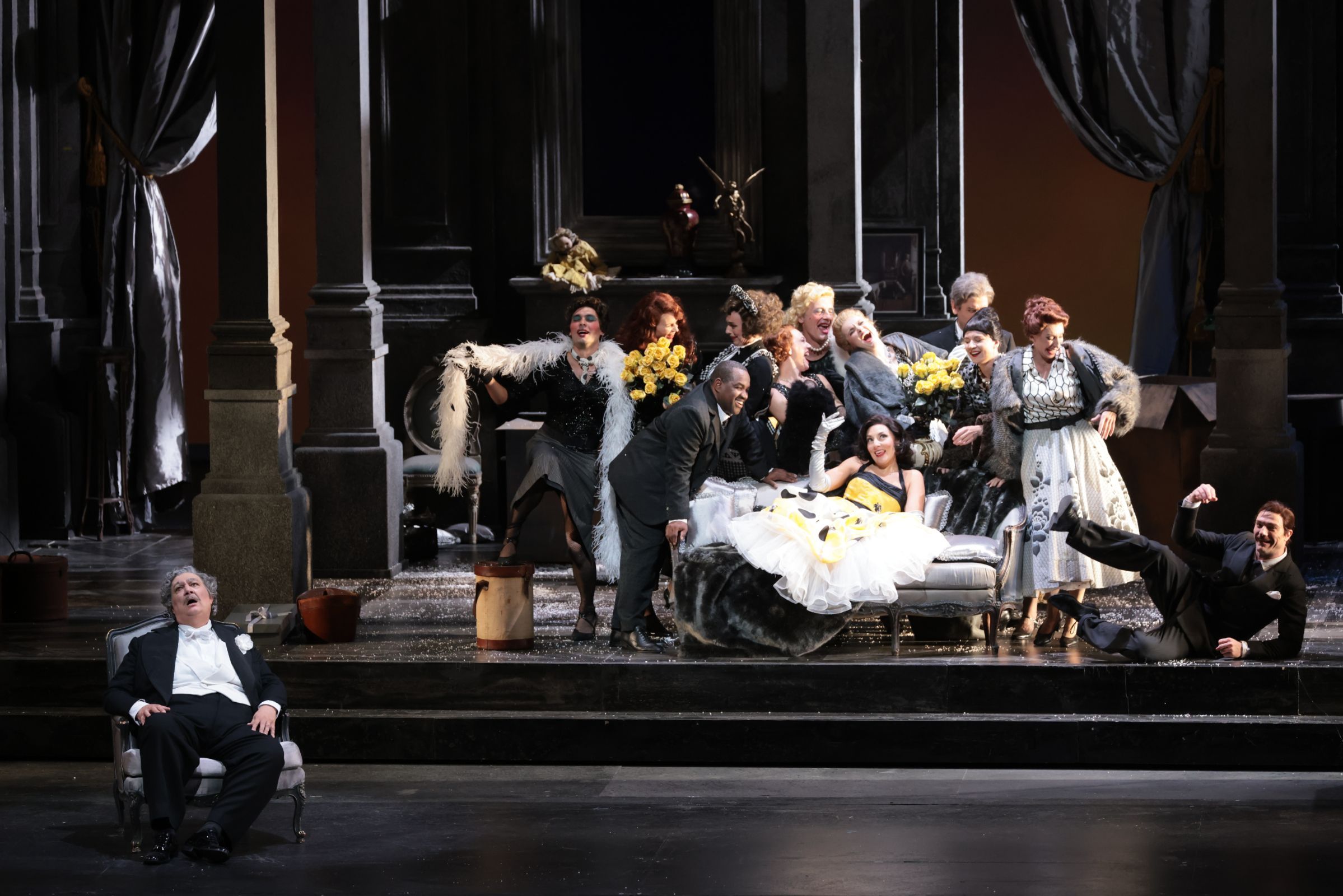 Ambrogio Maestri (Don Pasquale), Lawrence Brownlee (Ernesto), Andrea Carroll (Norina) and ensemble &copy; Teatro alla Scala | Brescia e Amisano