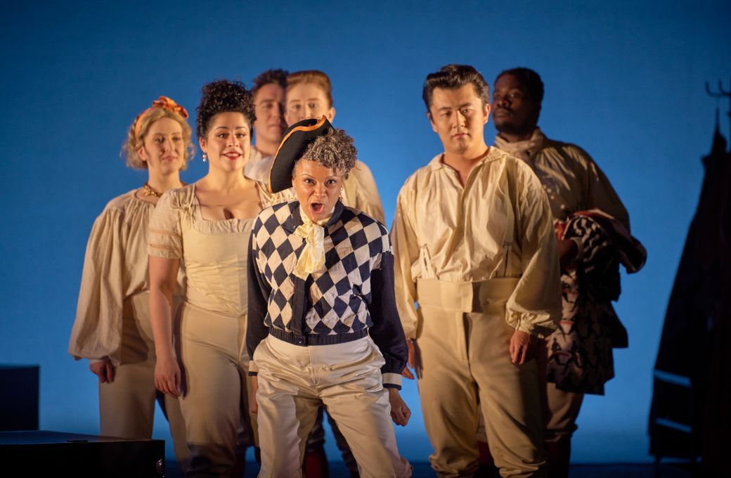 Rachel Redmond (Aminta) and ensemble &copy; Ros Kananagh