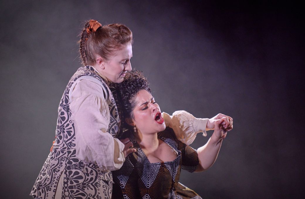 Gemma N&iacute; Bhriain (Megacle) and Alexandra Urquiola (Aristea) &copy; Ros Kananagh