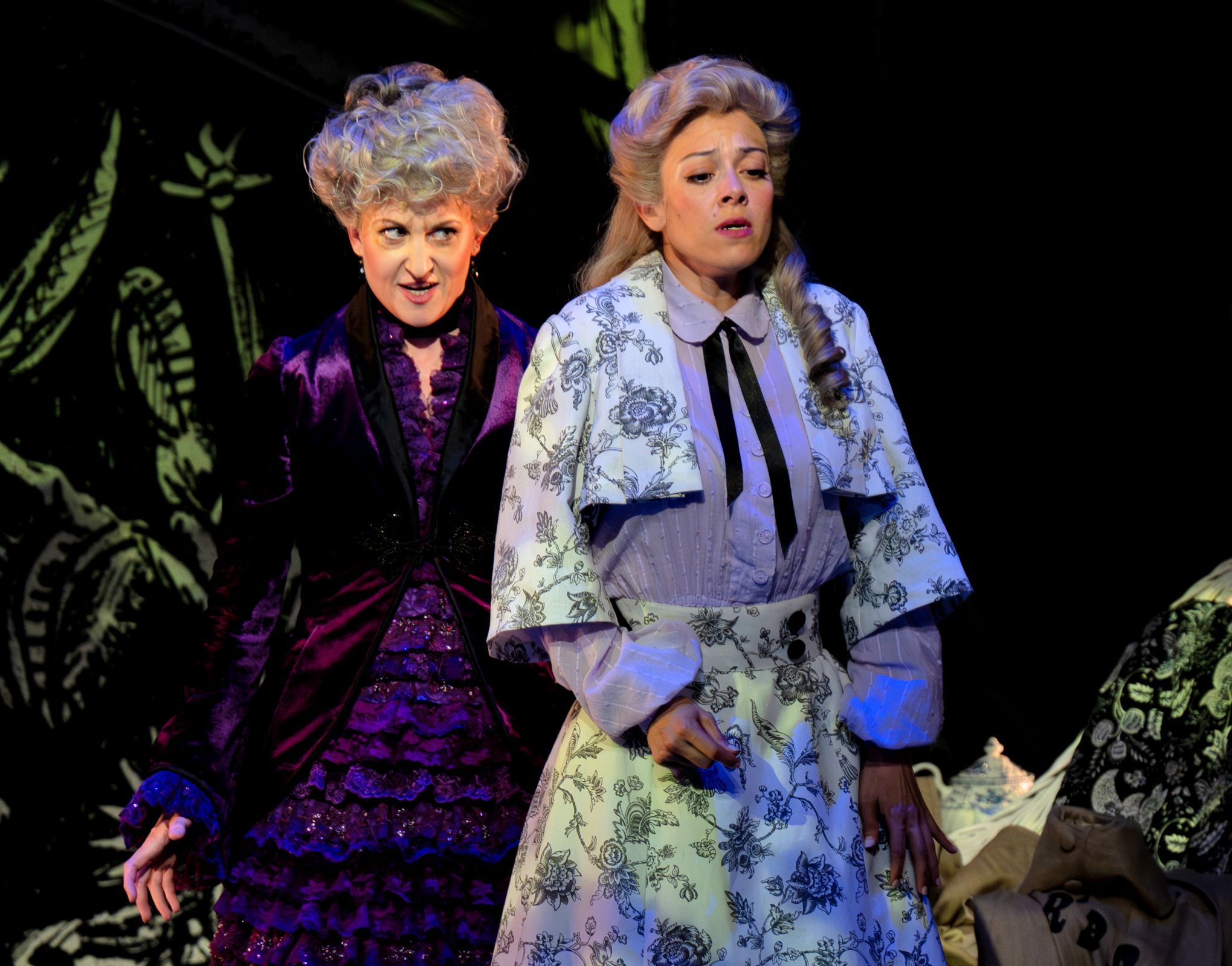 Alina Wunderlin (Queen of the Night) and Lauren Snouffer (Pamina) &copy; Glyndebourne Productions Ltd | Bill Knight