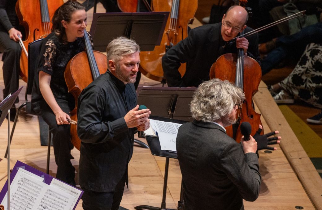 Kirill Karabits in discussion with Tom Service © Pete Woodhead