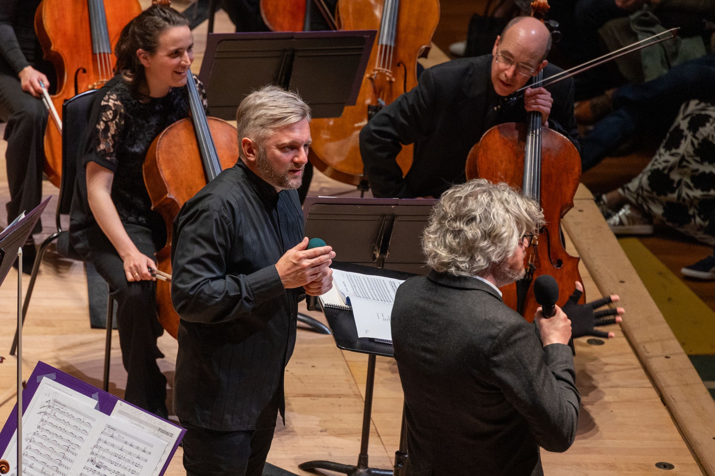 Kirill Karabits in discussion with Tom Service © Pete Woodhead
