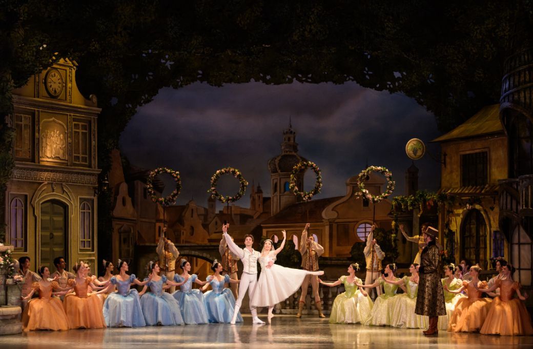 Federico Ievoli as Franz and Aya Okumura as Swanilda with Czech National Ballet in <i>Coppélia</i> © Serghei Gherciu