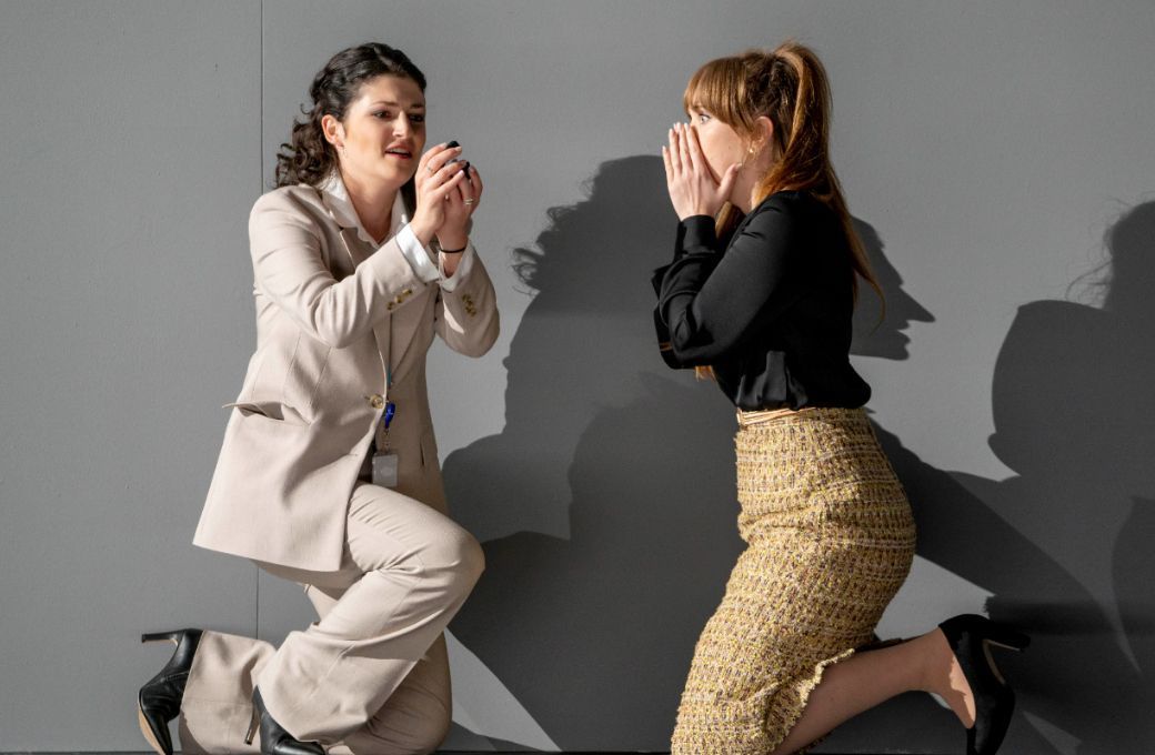 Anna Tetruashvili (Annio) und Mélissa Petit (Servilia) © SF | Marco Borrelli