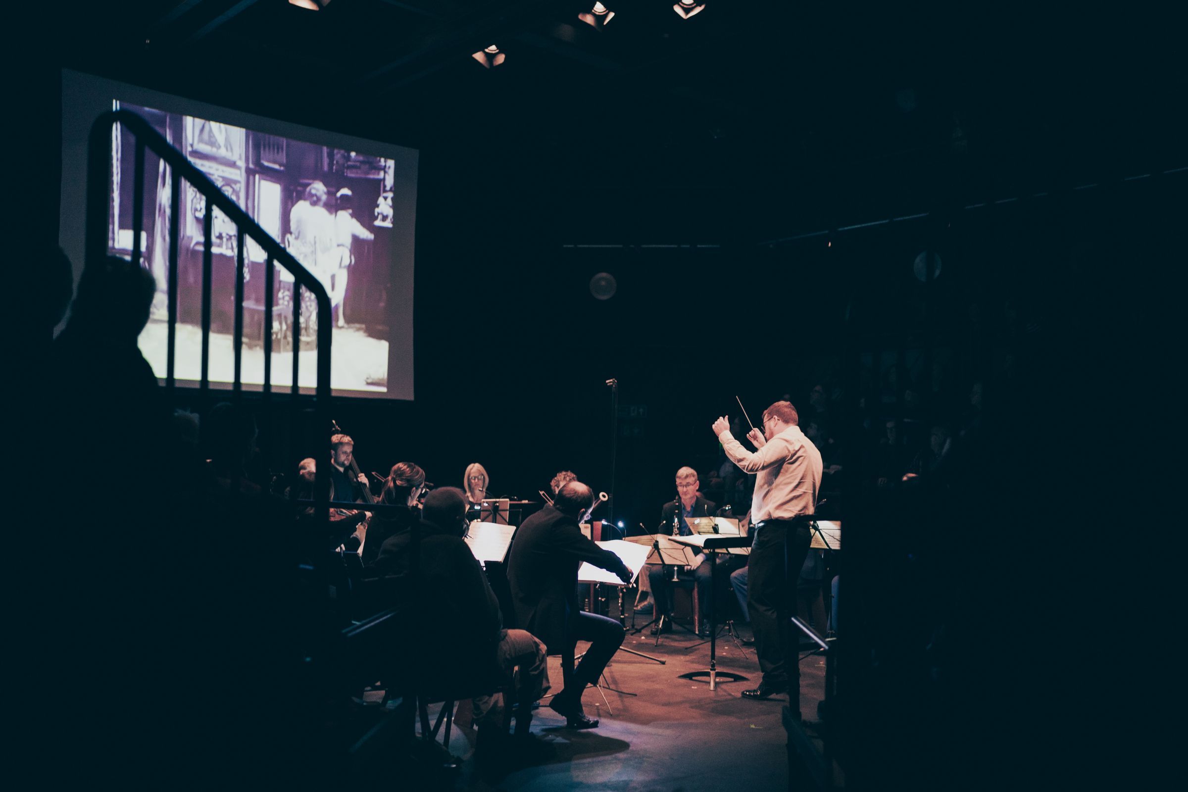 George Morton conducts Ensemble 360 © Matthew Johnson