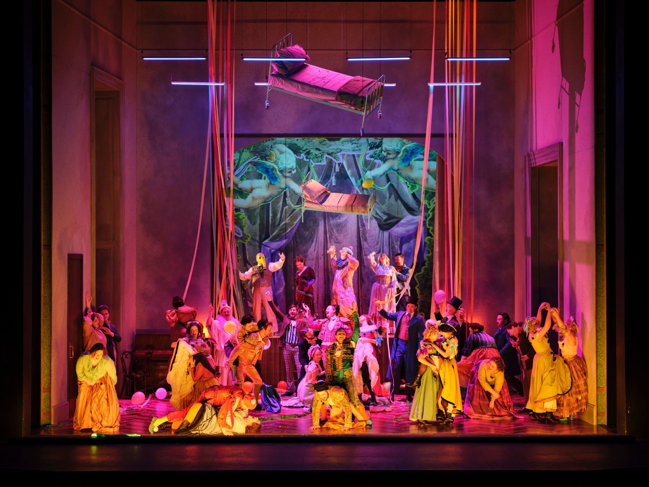 <i>La traviata</i> &copy; Ros Kavanagh